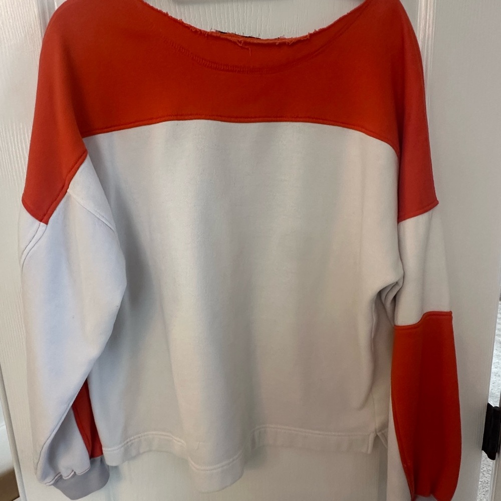 VINTAGE Cincinnati Bengals Women's Orange and White Sweater - Picture 3 of 5